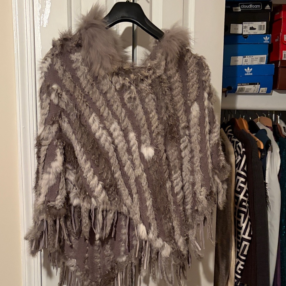 Dolce Cabo Gray Faux Fur Poncho